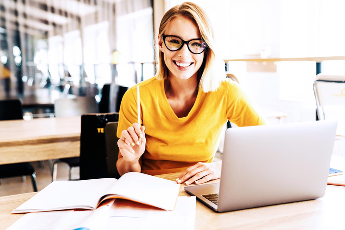 Portrait Studentin 30